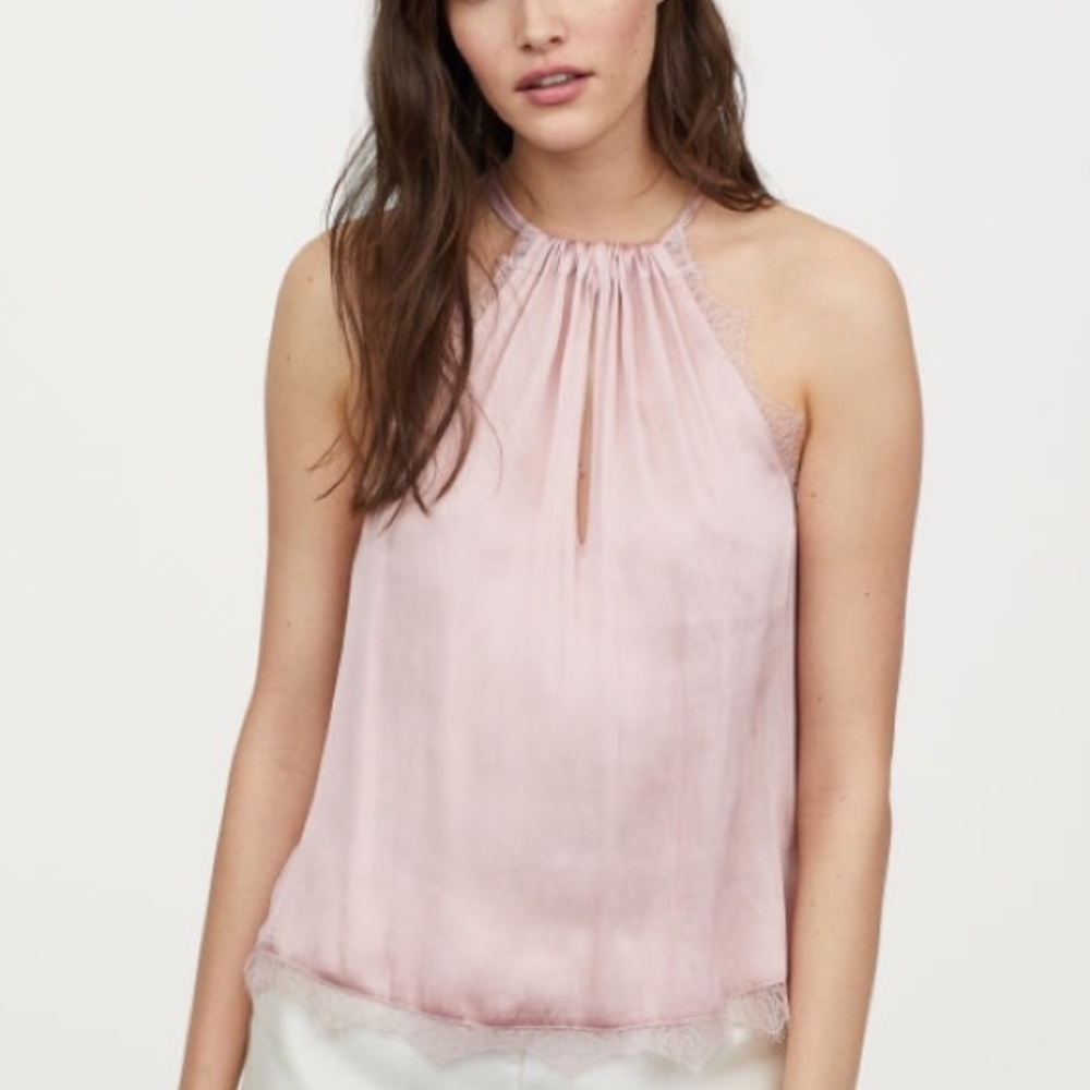 NWT Sleeveless top in satin with lace trim. 🥰